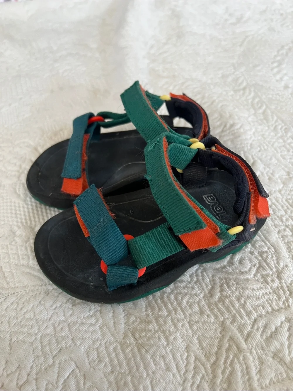 Teva Kids Colorblock Sandals in Green, Orange & Navy SIZE 5